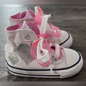 Toddler CONVERSE shoes sz 4